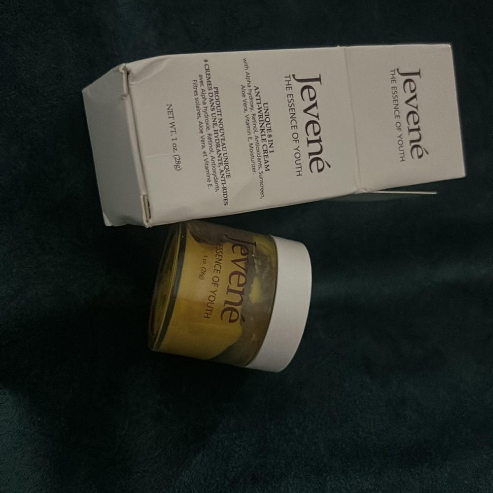 NIB Jevene The Essence of Youth Unique 8 in 1 Anti Wrinkle Cream 1 oz‎